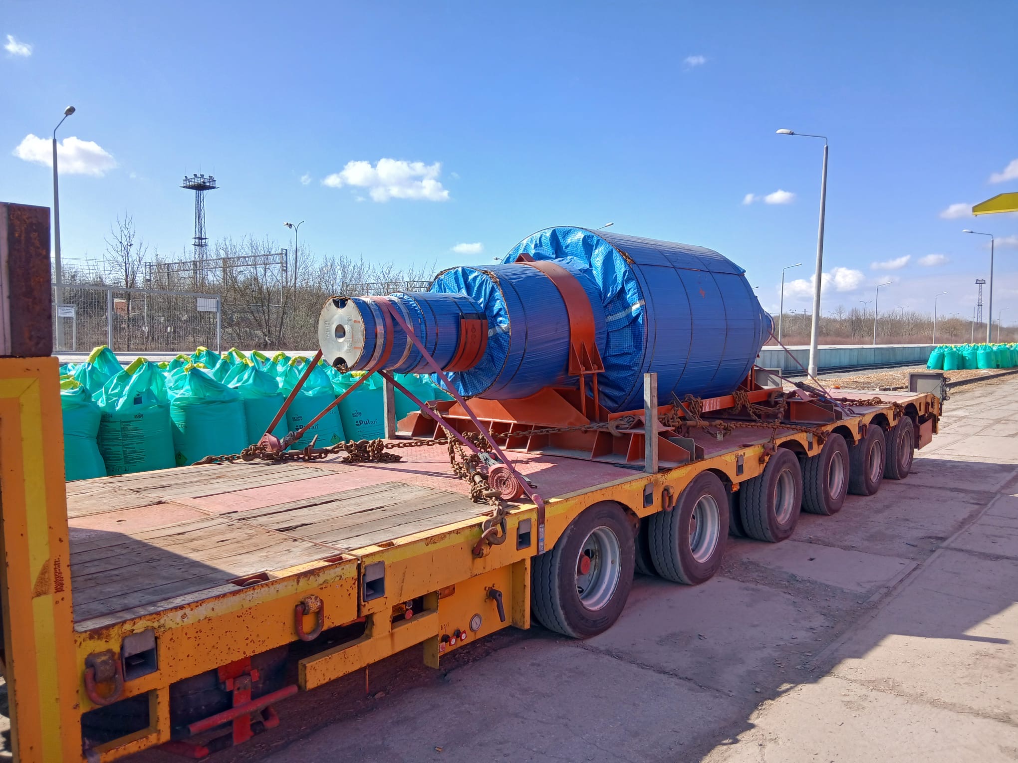 Out-of-gauge industrial cargo secured on a multi-axle trailer at the NOVALOG terminal in Ukraine